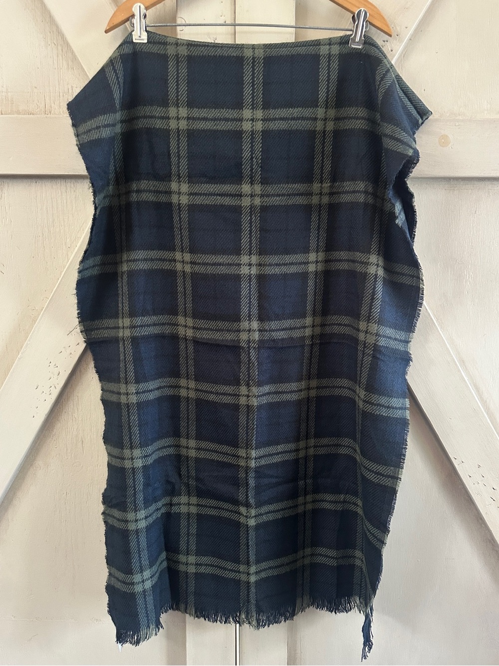 Banana Republic Navy Gray Tartan Plaid Fringe Scarf NWT